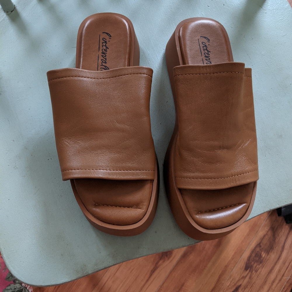 Platform sandals